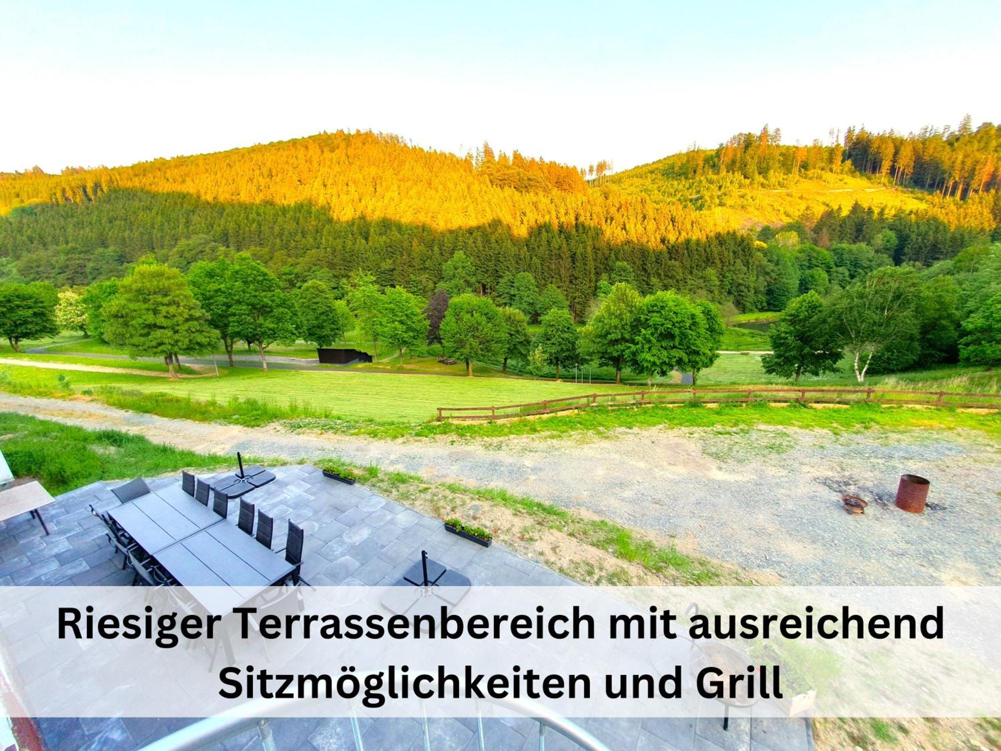 Ferienhaus Grimme - 350M2, 18 Betten - Mit Indoorspielplatz, Pool, Grosser Terrasse, Grill, Sauna, Kicker, Dart, Uvm - Ideal Fuer Familien Schmallenberg Luaran gambar